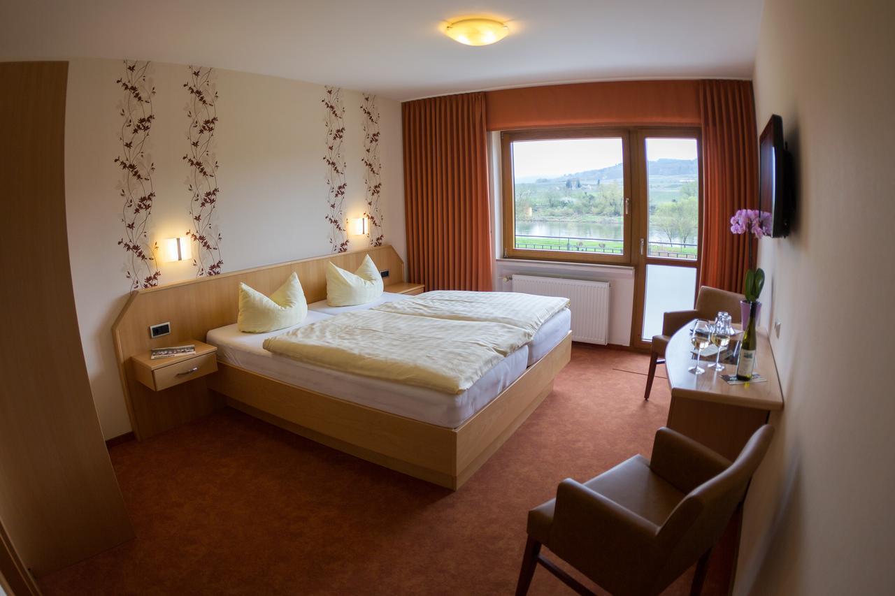 Hotel Zehnthof Ürzig Kültér fotó